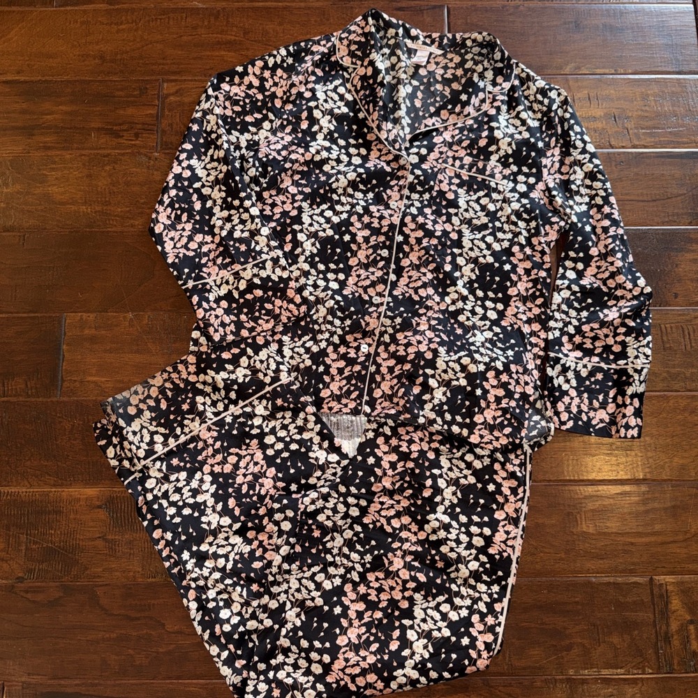 Victoria's Secret 2 Piece Satin Pajama Set Size Small Black with Pink Floral EUC
